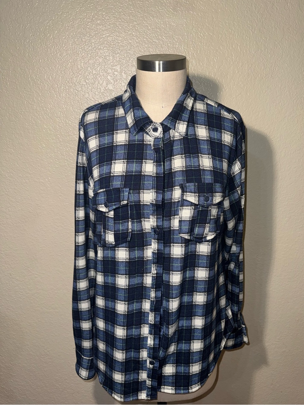 Eden & Olivia Plaid Flannel Shacket Large Blue Button Up Grunge Casual